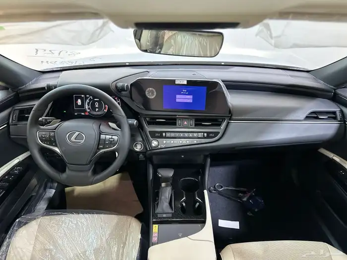 لكزس ES 250 AA موديل 2025 12