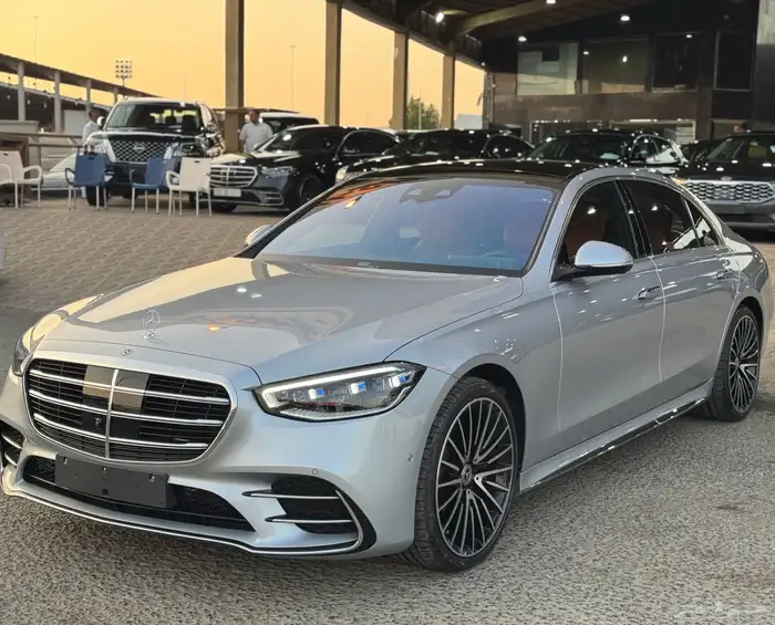 مرسيدس S500 AMG 2023 - شبه اصفار - عداد 4 الاف كيلو فقط 7