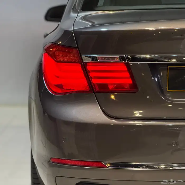 بي ام دبليو 740L  2013 (( بحالة ممتازة )) 30