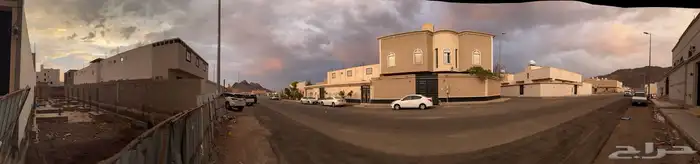 ارض للبيع بجانب التخصصي بحمراء الاسد مبني عليها قواعد 2