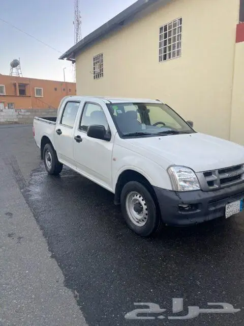 ايسوزو 2006 بنزين البيع 0