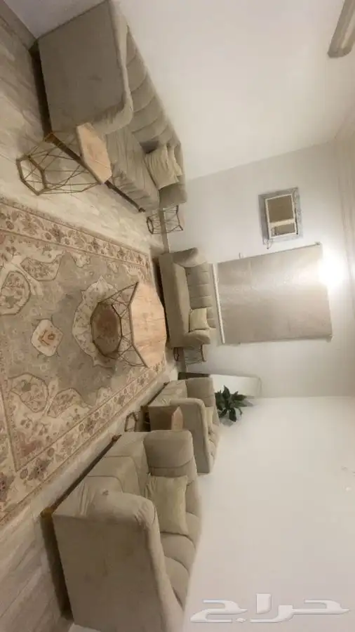 للبيع كنب و طاوله و4 خدمات 1