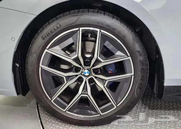 BMW520i موديل 2025 الميموني للاستيراد 5