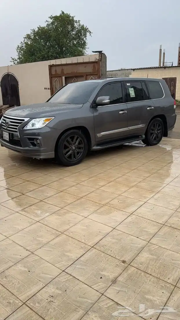 جيب لكزس 570 موديل 2012 7