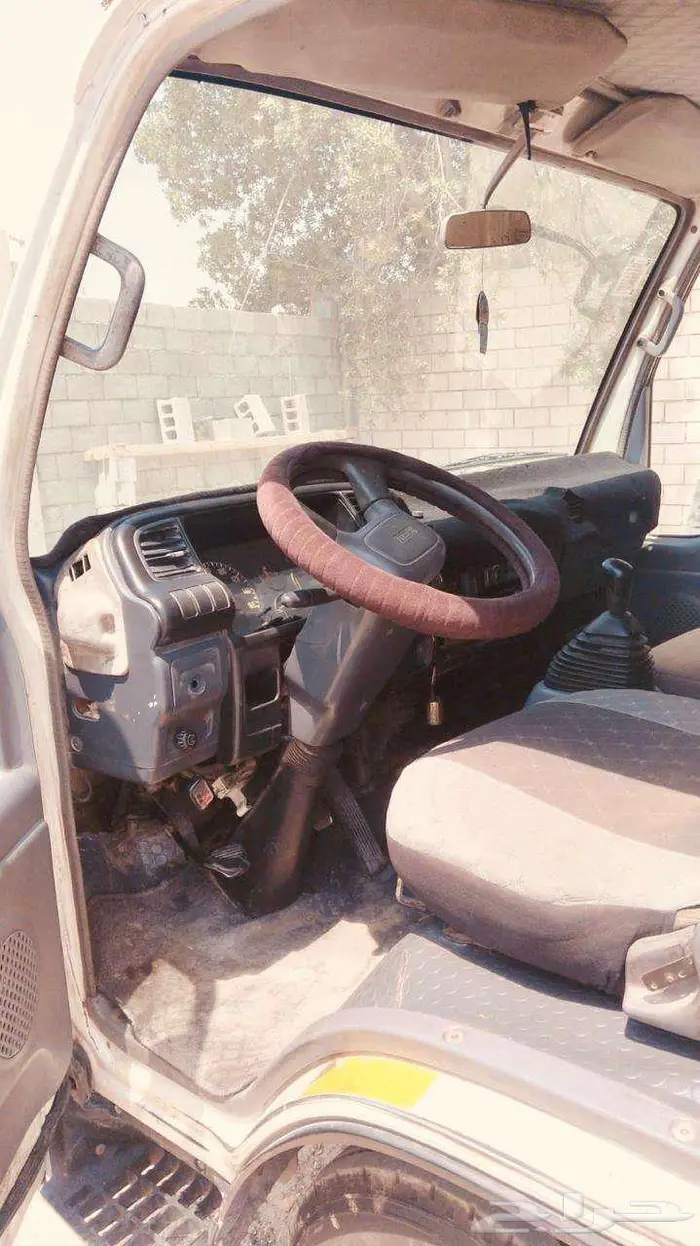 للبيع دينا كرين إيسوزو مع تادانو 3.5 طن 3