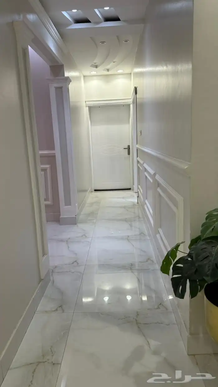 فيلا دور وثلاث شقق مساحة625 حي السعاده 10