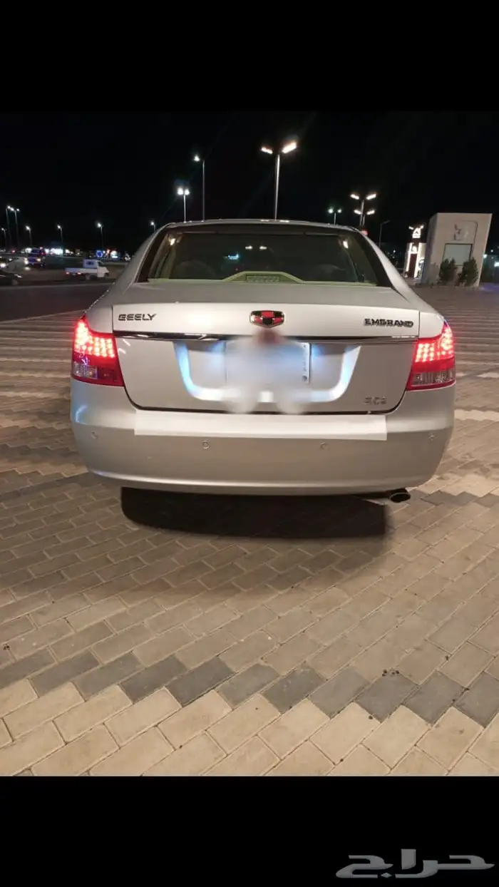 للبيع سيارة جيلي EC8 1