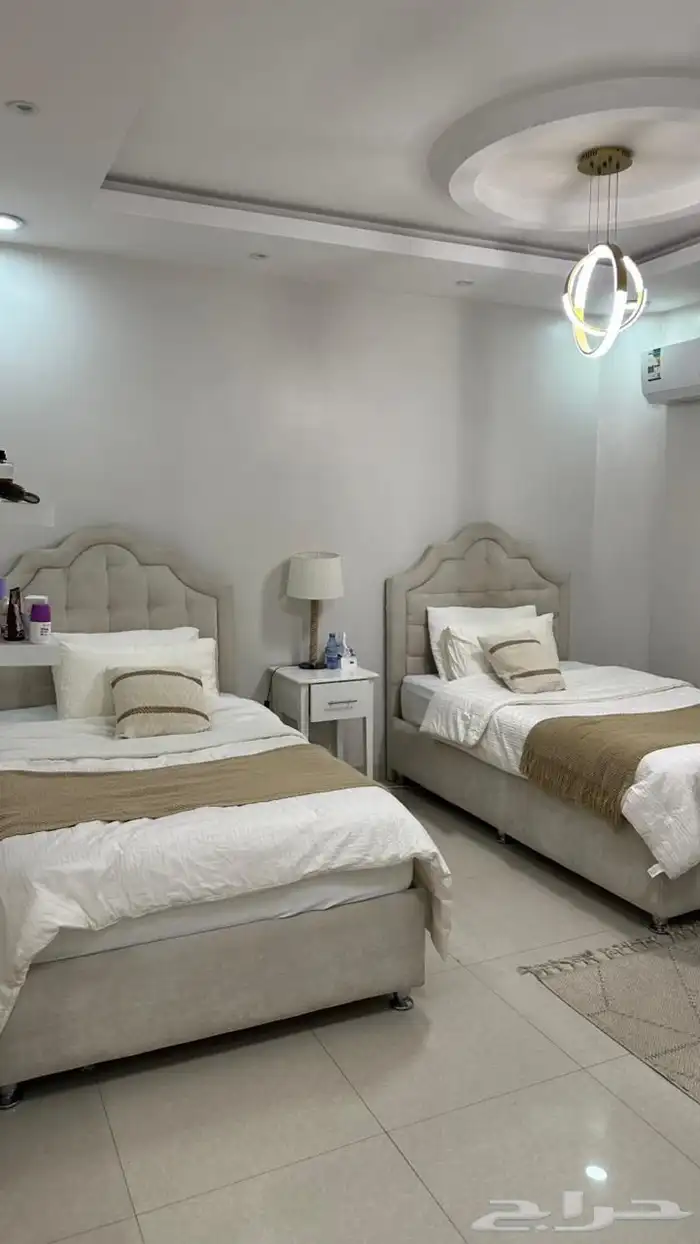 فيلا دور وثلاث شقق مساحة625 حي السعاده 12