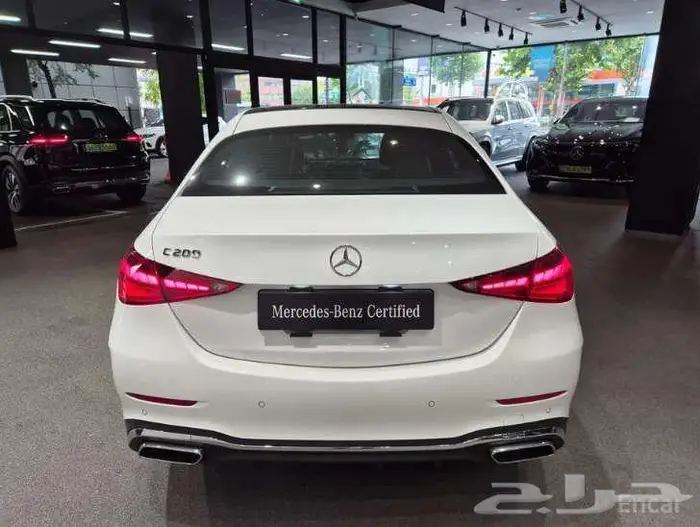 مرسيدس C200 AMG 2025 فل كامل اصفار 3