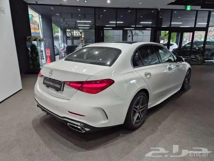 مرسيدس C200 AMG 2025 فل كامل اصفار 2