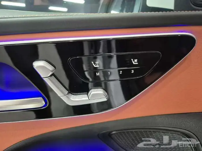 مرسيدس C200 AMG 2025 فل كامل اصفار 17
