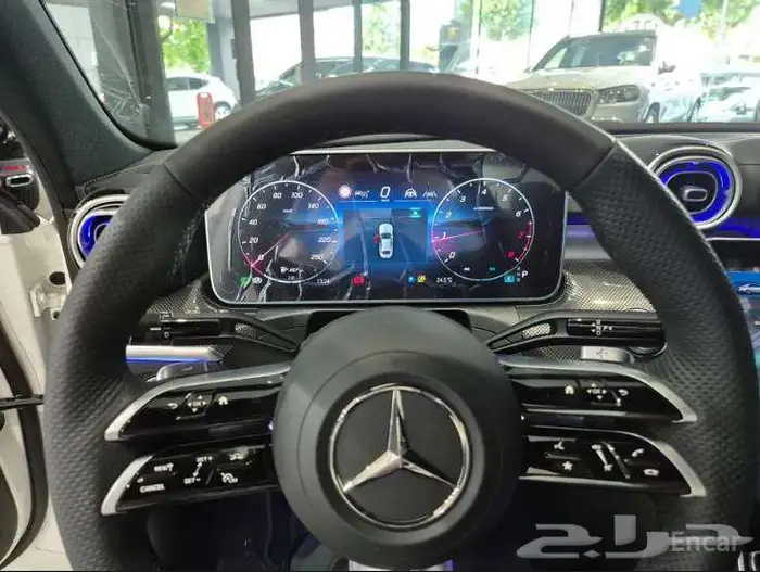 مرسيدس C200 AMG 2025 فل كامل اصفار 6