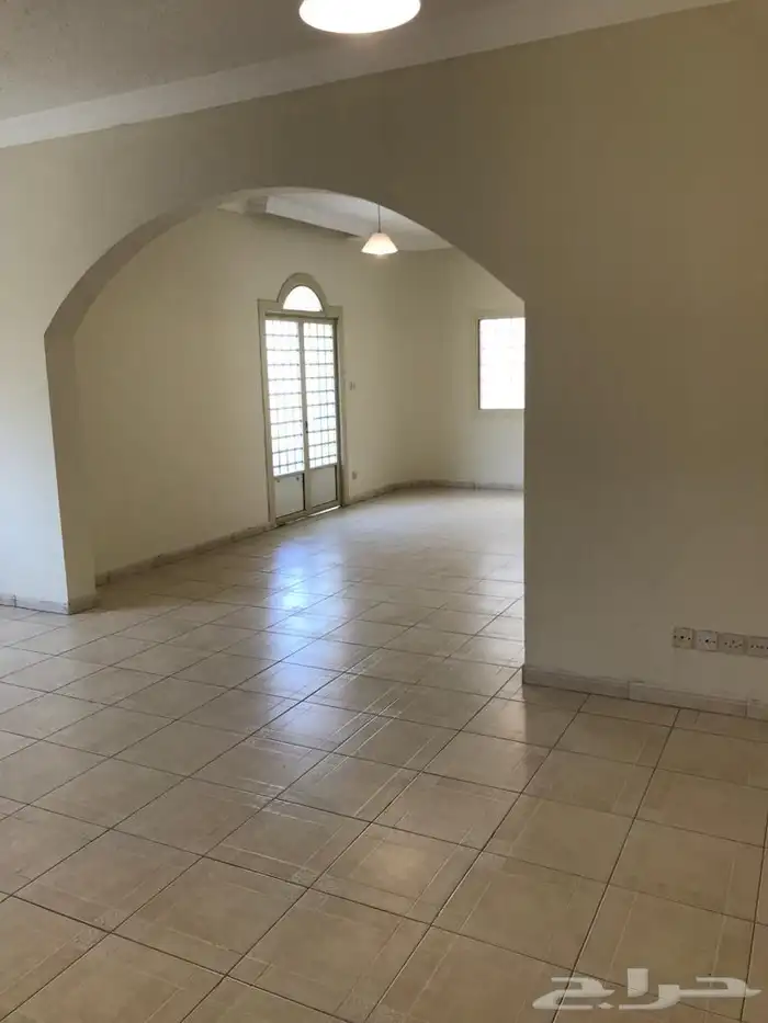 للإيجار شقة فاخرة حي النزهة موقع مميز 2