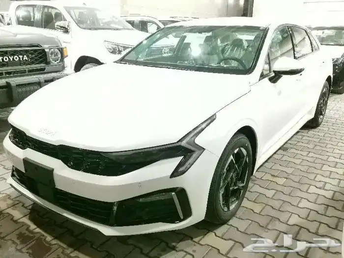 كيا K5 ستاندر مطور 2025 ابيض واسود ورمادي 2