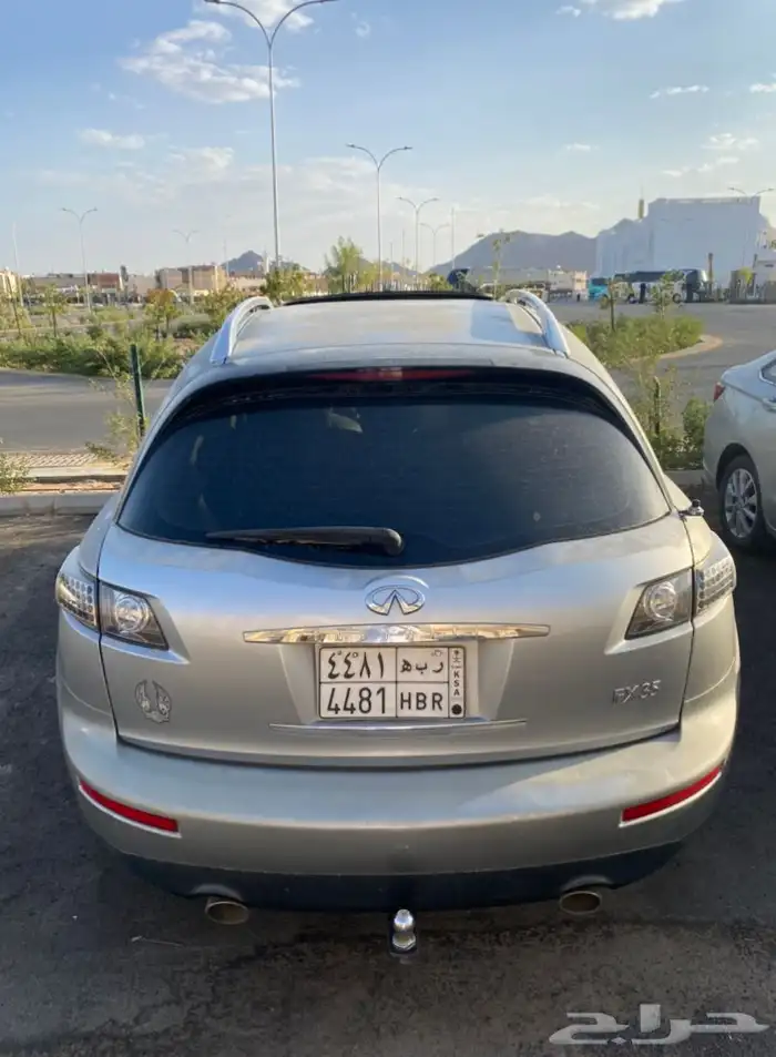 سيارة انفنتي للإيجار ب 50 2
