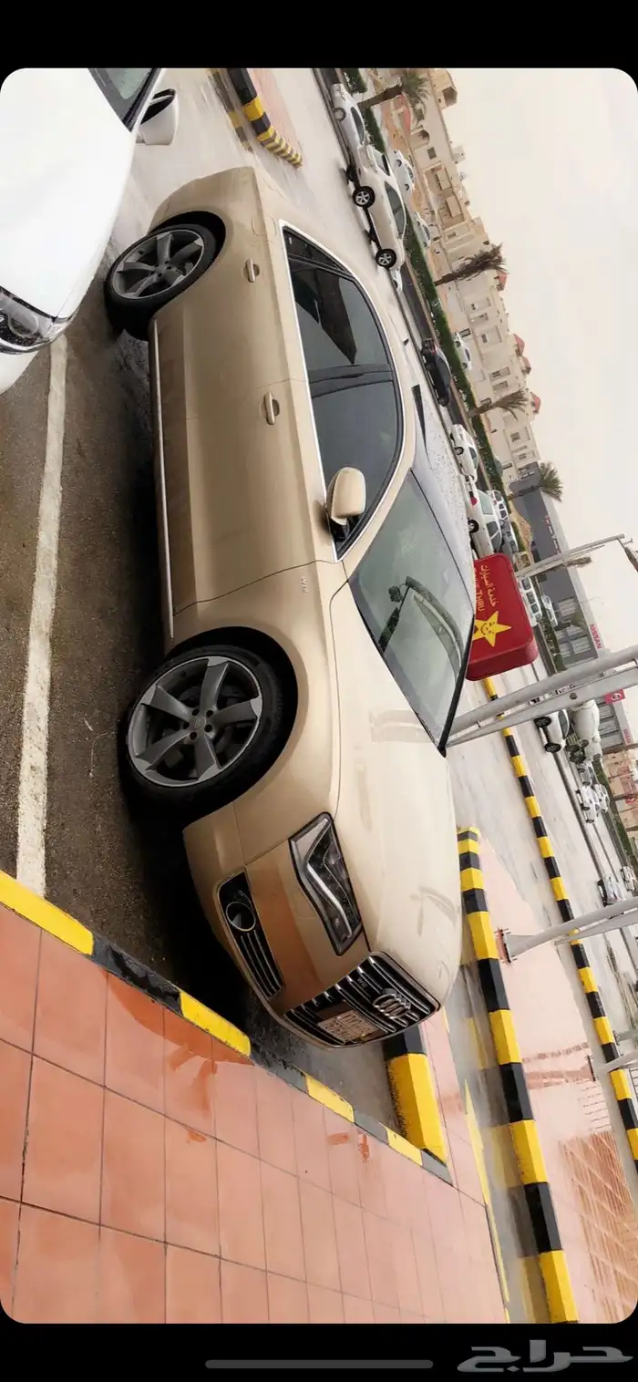 Audi W12 2014 مخزن ونظيف جدا 3