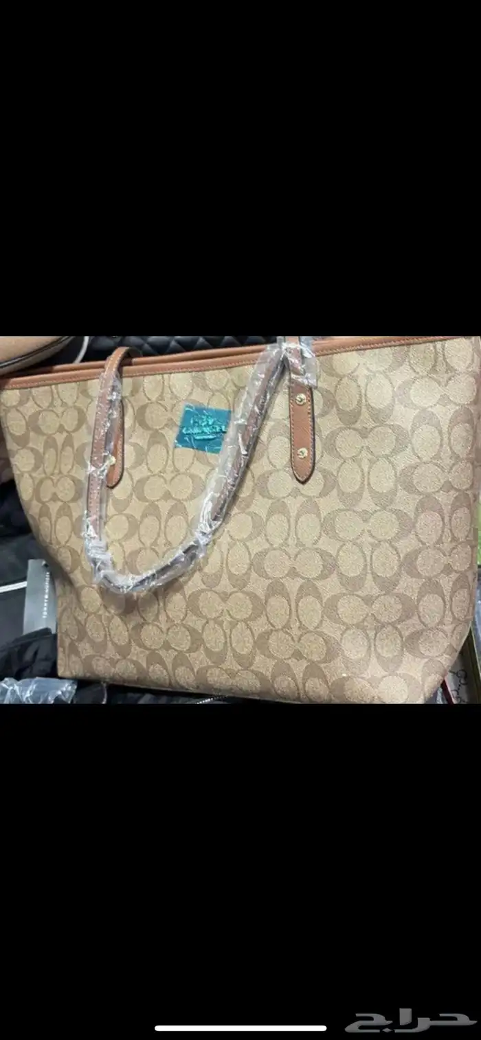 شنطه كوتش كوالتي درجه اولى للبيع جديده ب300 0