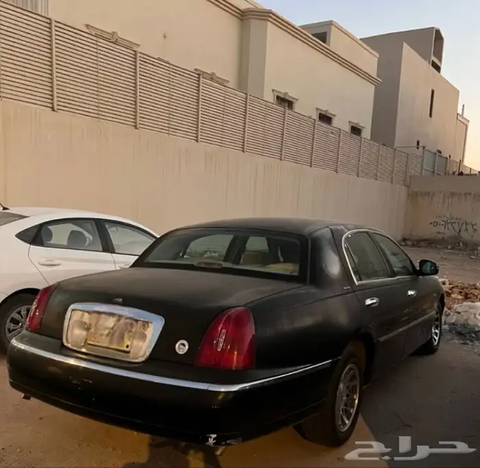 لينكون تاون كار 2001 0