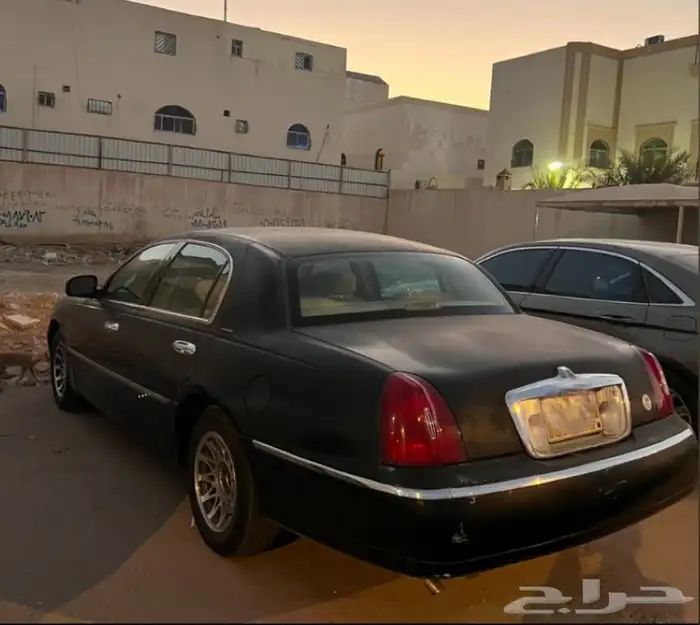 لينكون تاون كار 2001 1