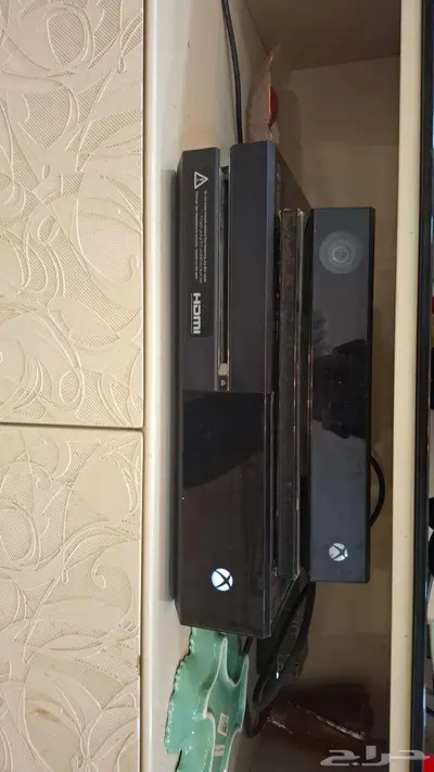 XBOX One with sensor and 2 controller index