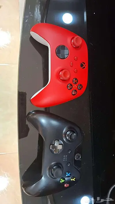 XBOX One with sensor and 2 controller index