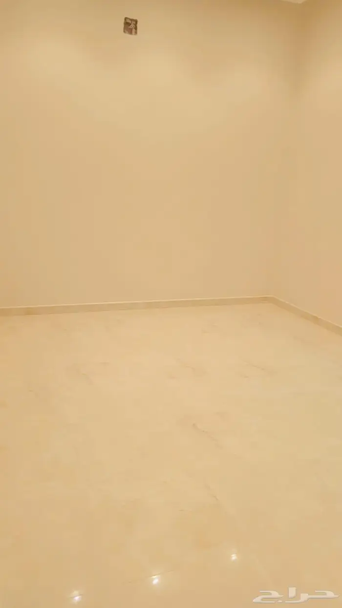 للبيع فيلا في حي النهضة 7