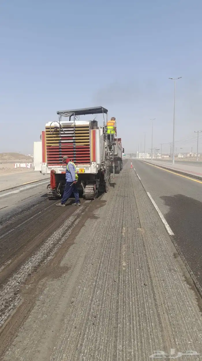 معدات اسفلت للايجار 1