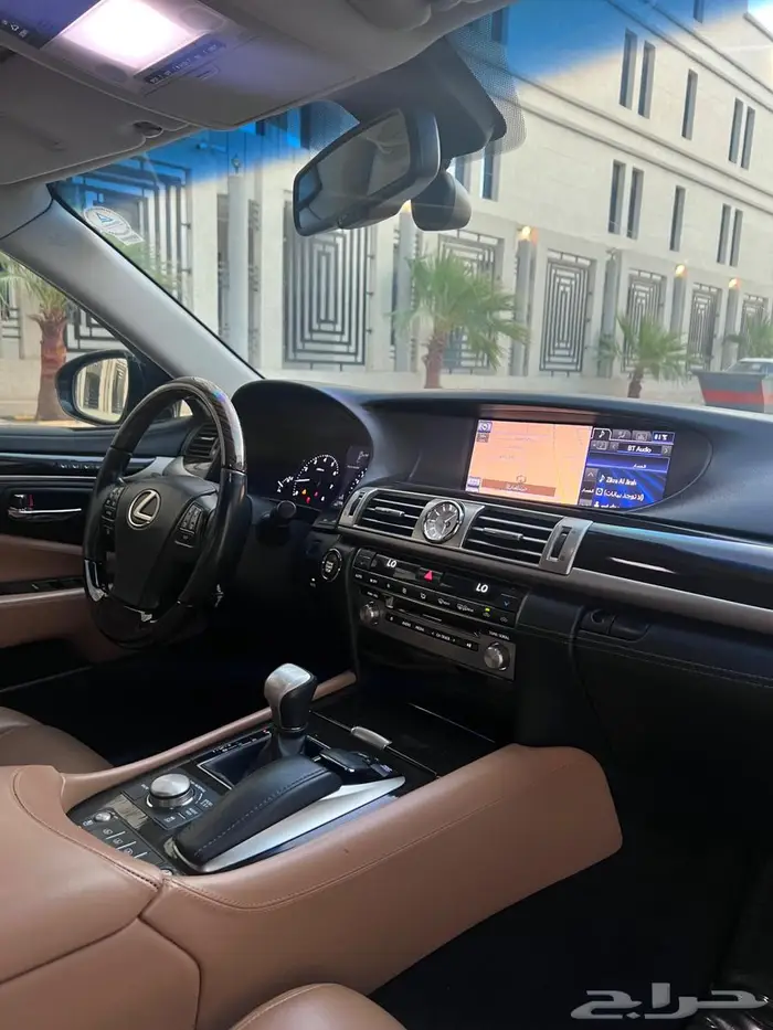 للبيع لكزس Ls460L 2014 ممشى قليل 10