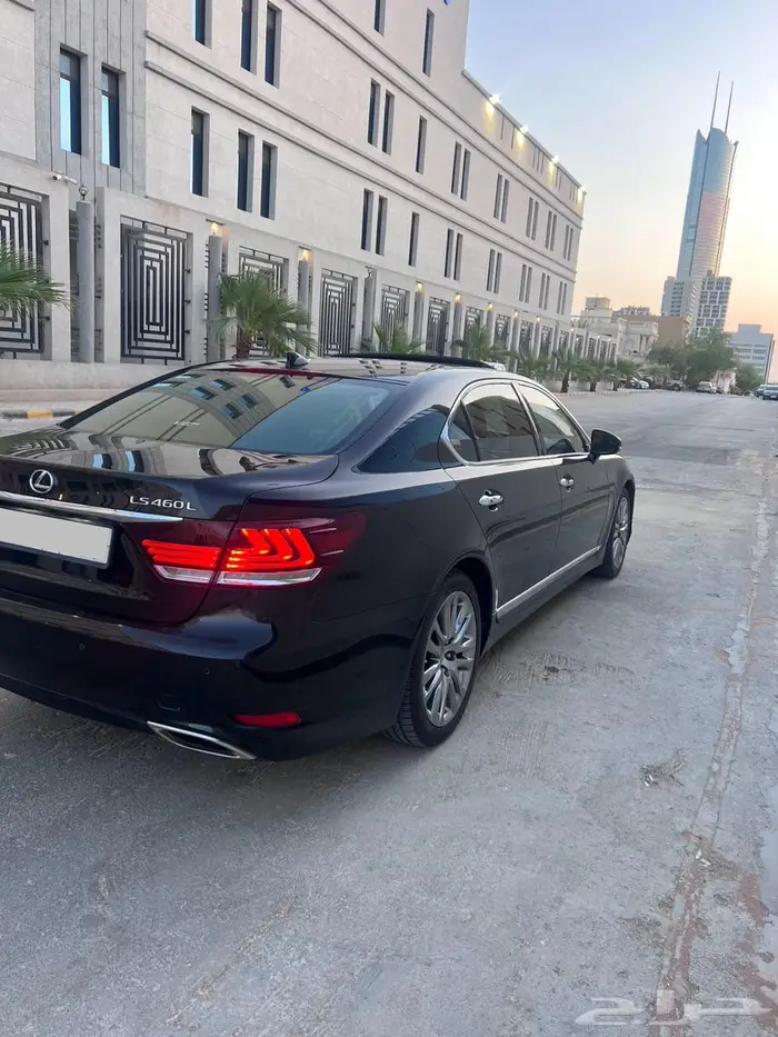 للبيع لكزس Ls460L 2014 ممشى قليل 2