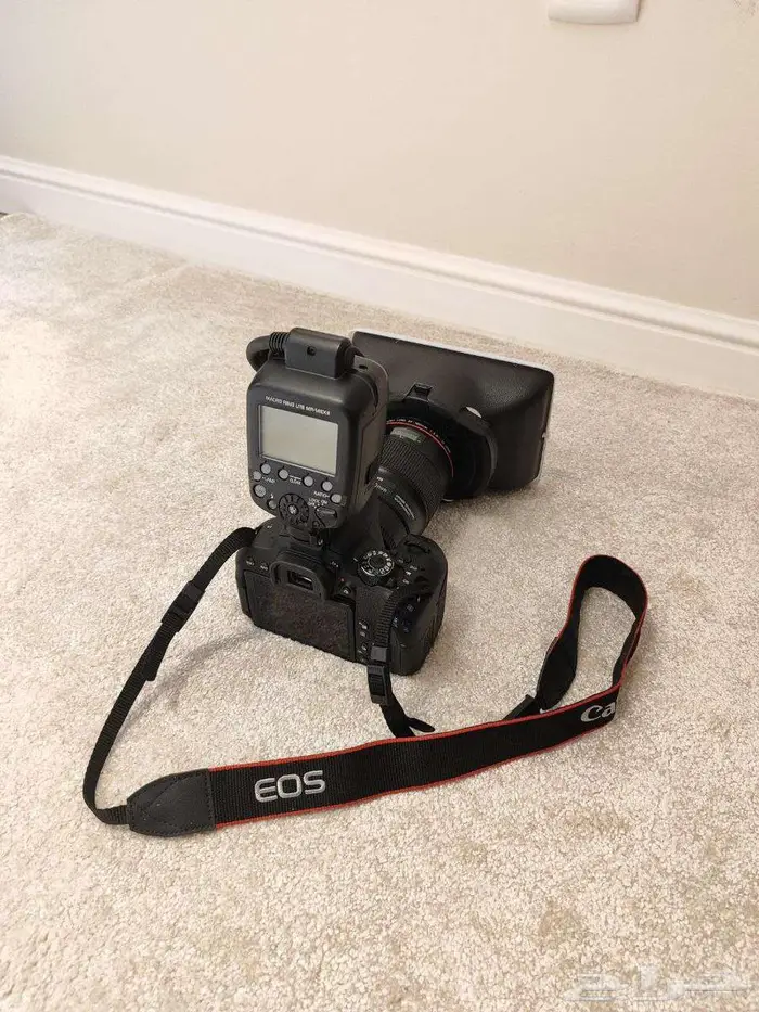 كاميرا كانون 800D عدسة كانون 100mm فلاش كانون 6