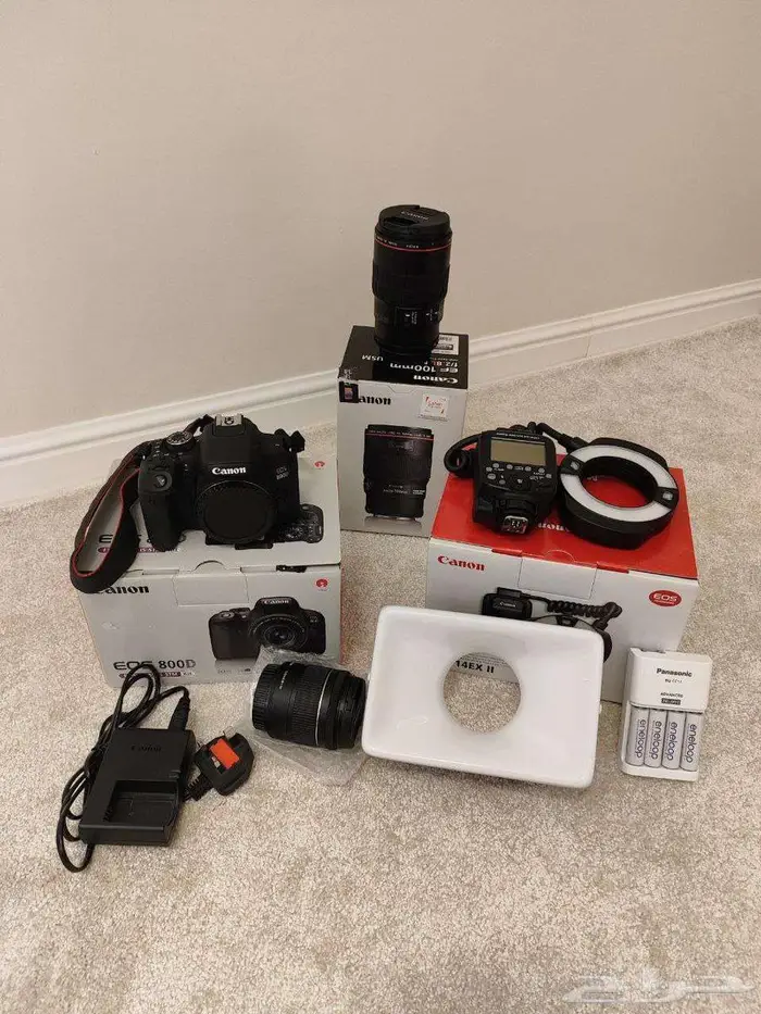 كاميرا كانون 800D عدسة كانون 100mm فلاش كانون 0