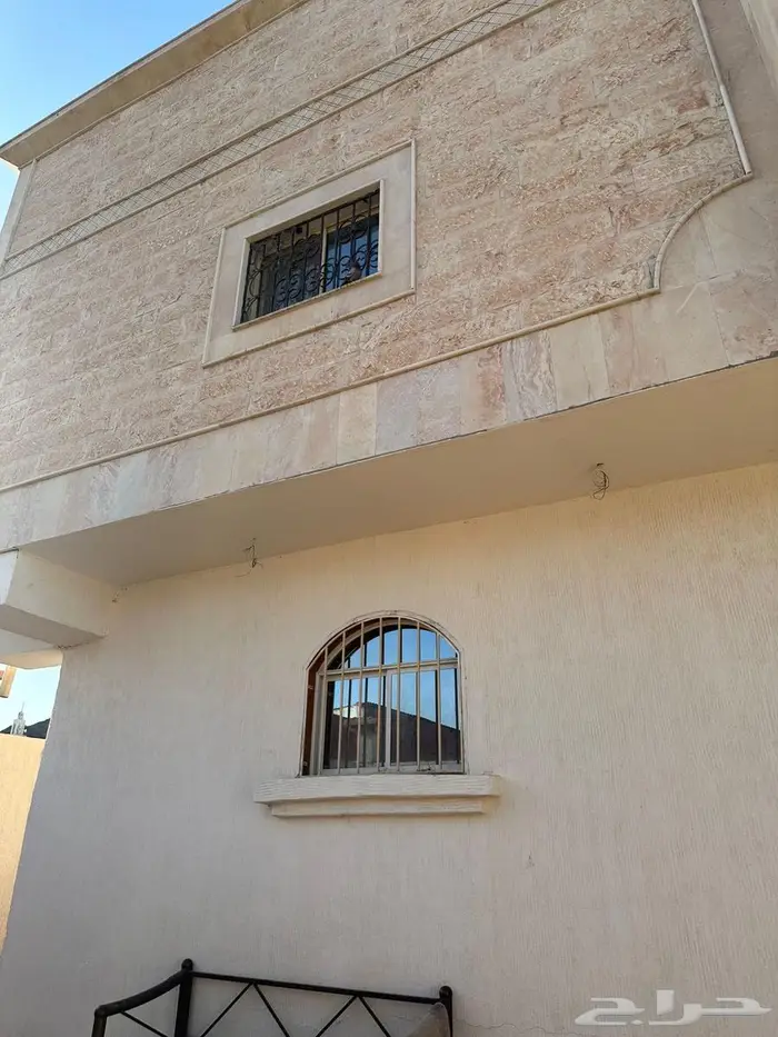 فيلا و3 شقق لللبيع البيع عاجل والسعر فيه تفاوض الصامل يسوم 0