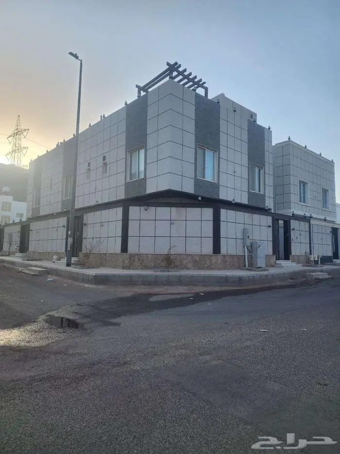 فيلا في حي التلال فيها مطبخ و مكيفات جاهزه 21