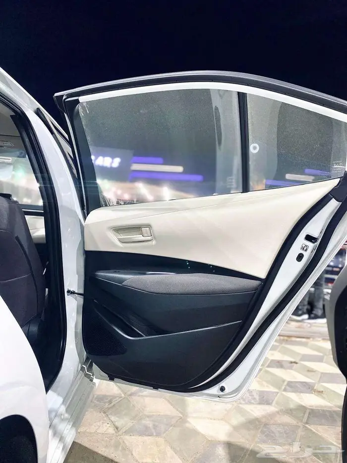 تويوتا كورلا XLI ستاندر بنزين 2025 8