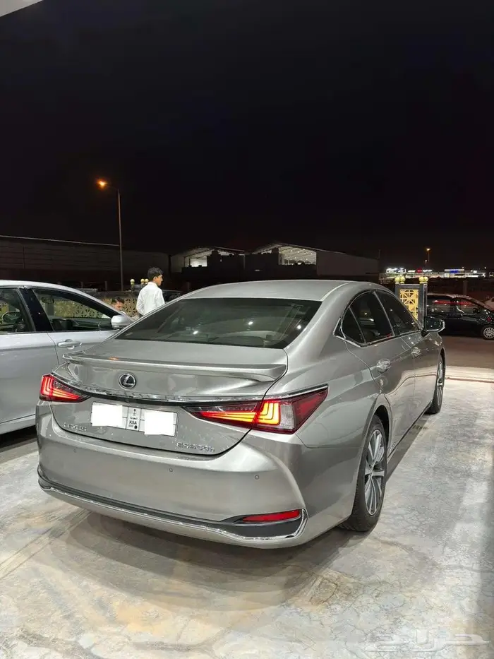 لكزس اي اس 300 هايبرد ES300h موديل 2019 3