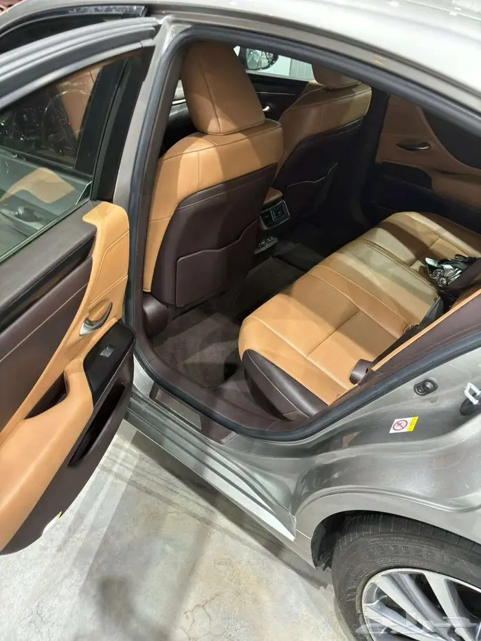 لكزس اي اس 300 هايبرد ES300h موديل 2019 9