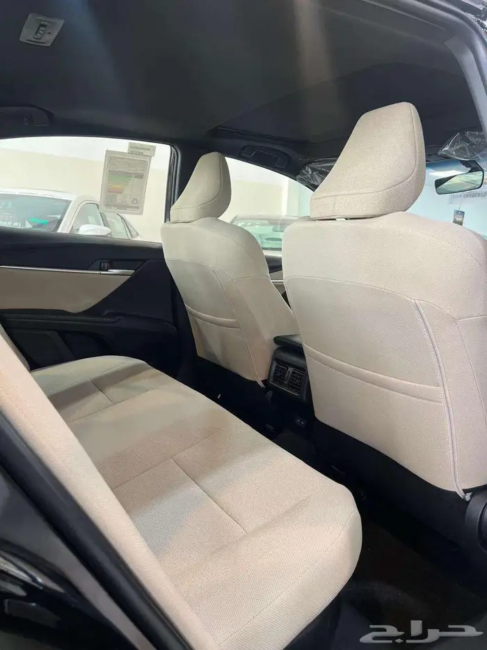 تويوتا كامري E بلس هايبرد 2025 3