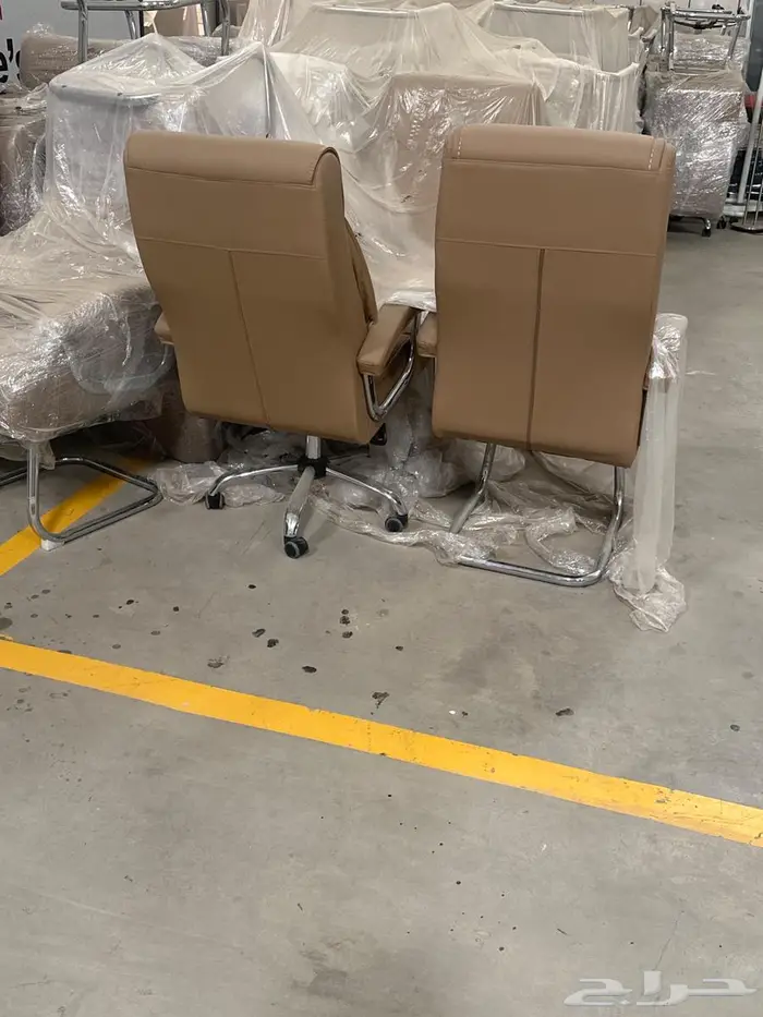 كراسي ملكية شبه جديد وكراسي اجتماعات 0