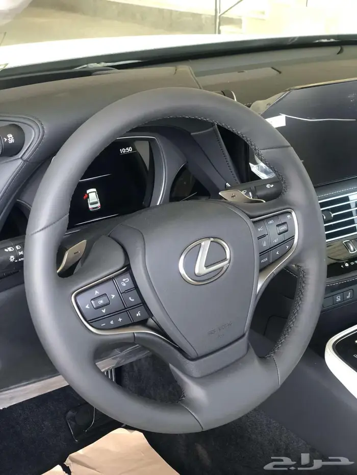 لكزس LS 350 AA 2025 سعودي بنزين أسود داخل أبيض 2