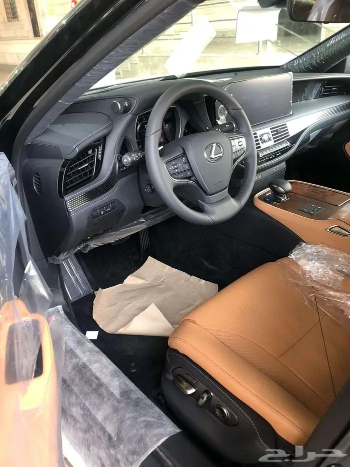 لكزس LS 350 AA 2025 سعودي بنزين أسود داخل أبيض 7