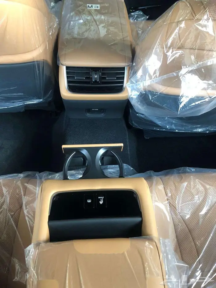 لكزس LS 350 AA 2025 سعودي بنزين أسود داخل أبيض 16
