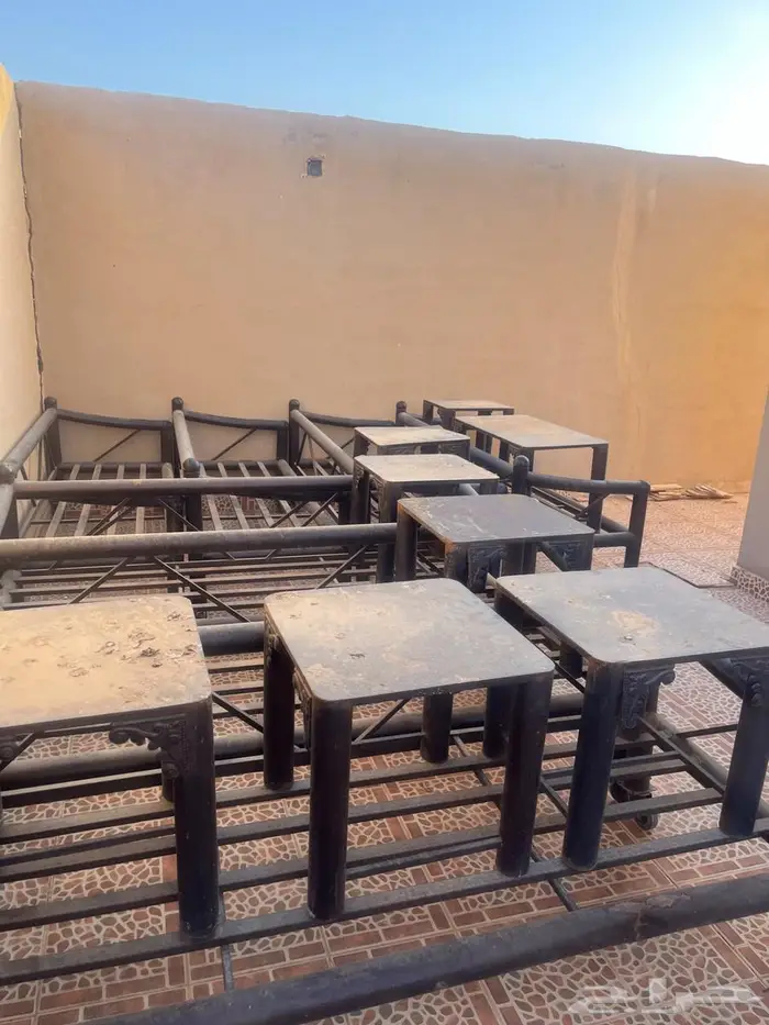 كراسي حديد للبيع بحالة جيدة 0