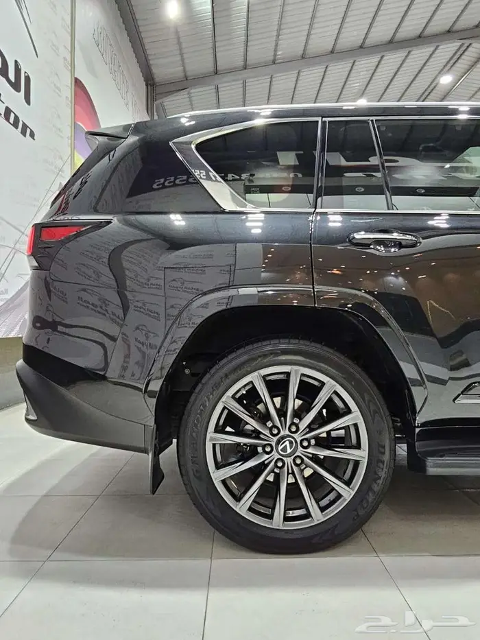 لكزس سبورت LX600 2023 f شبه الجديد 7