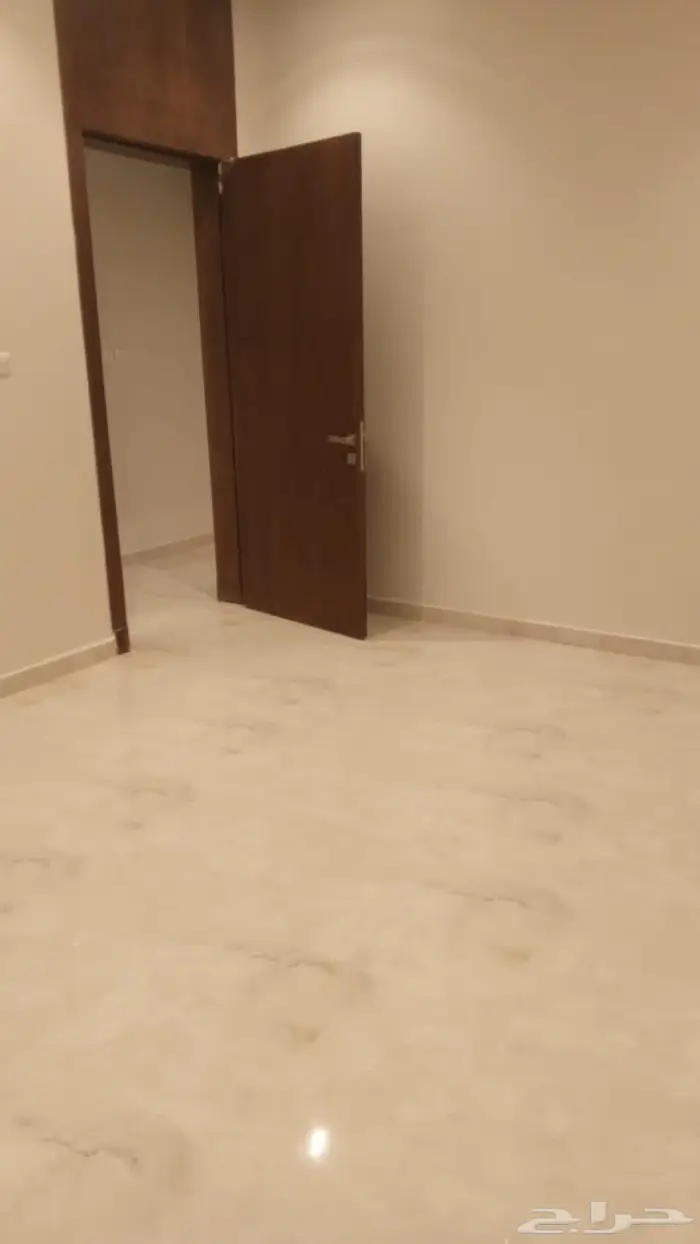 للبيع فيلا في حي النهضة 10