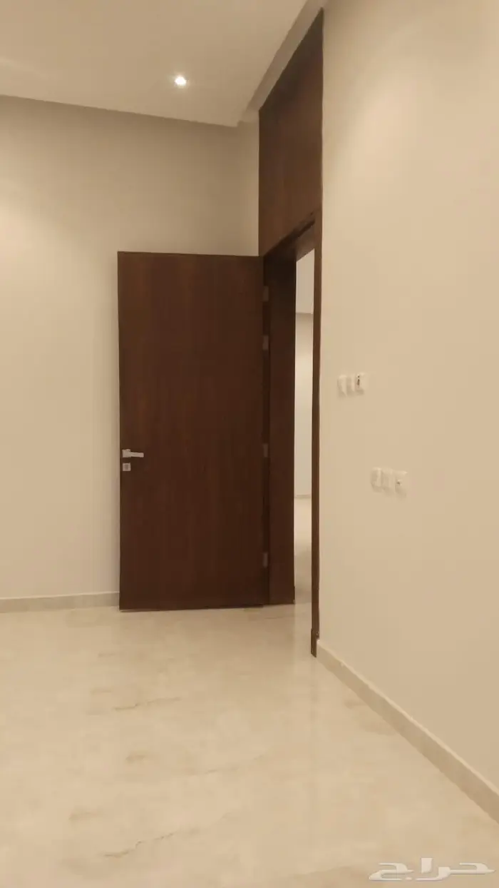 للبيع فيلا في حي النهضة 6
