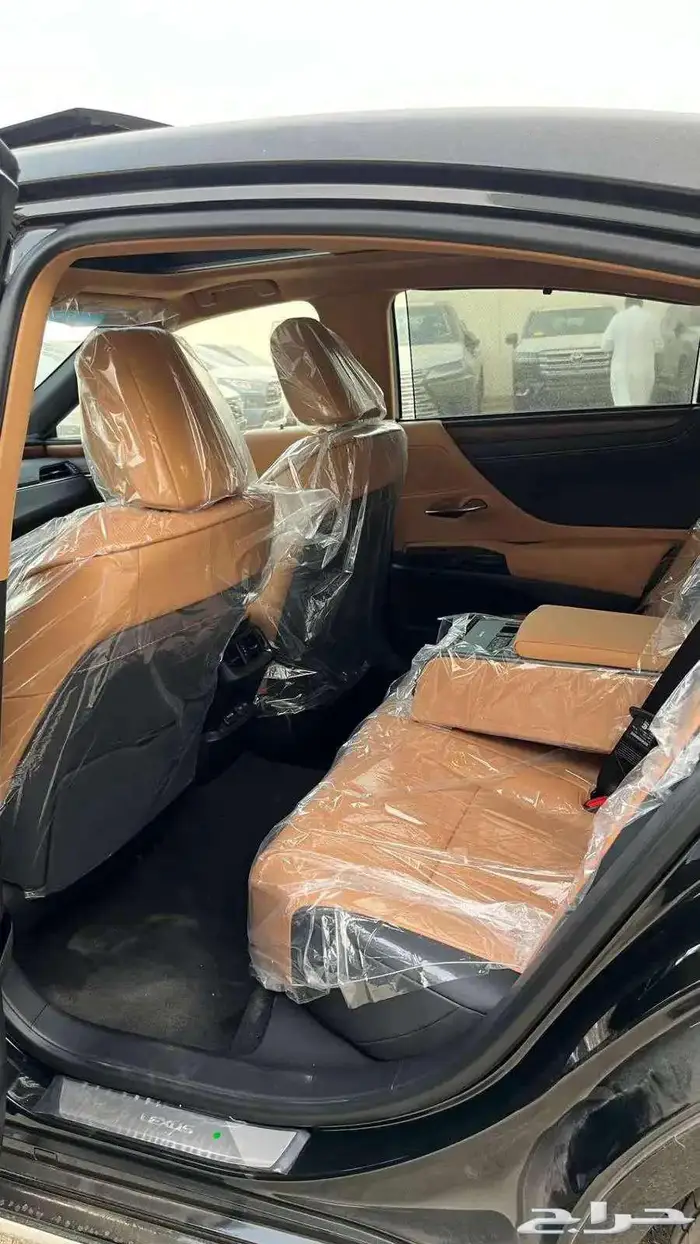 لكزس ES 350 CC نص فل سعودي 2025-اسود -بطاقه جمركيه 2