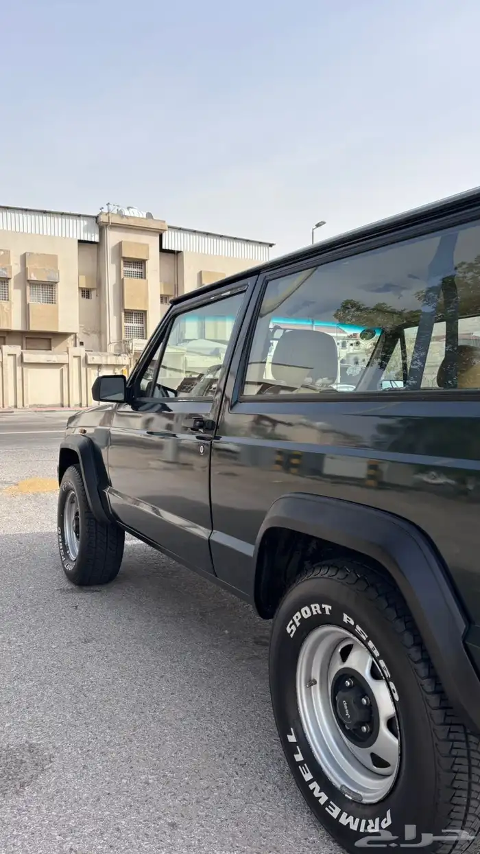 جيب. شيروكي 94 3