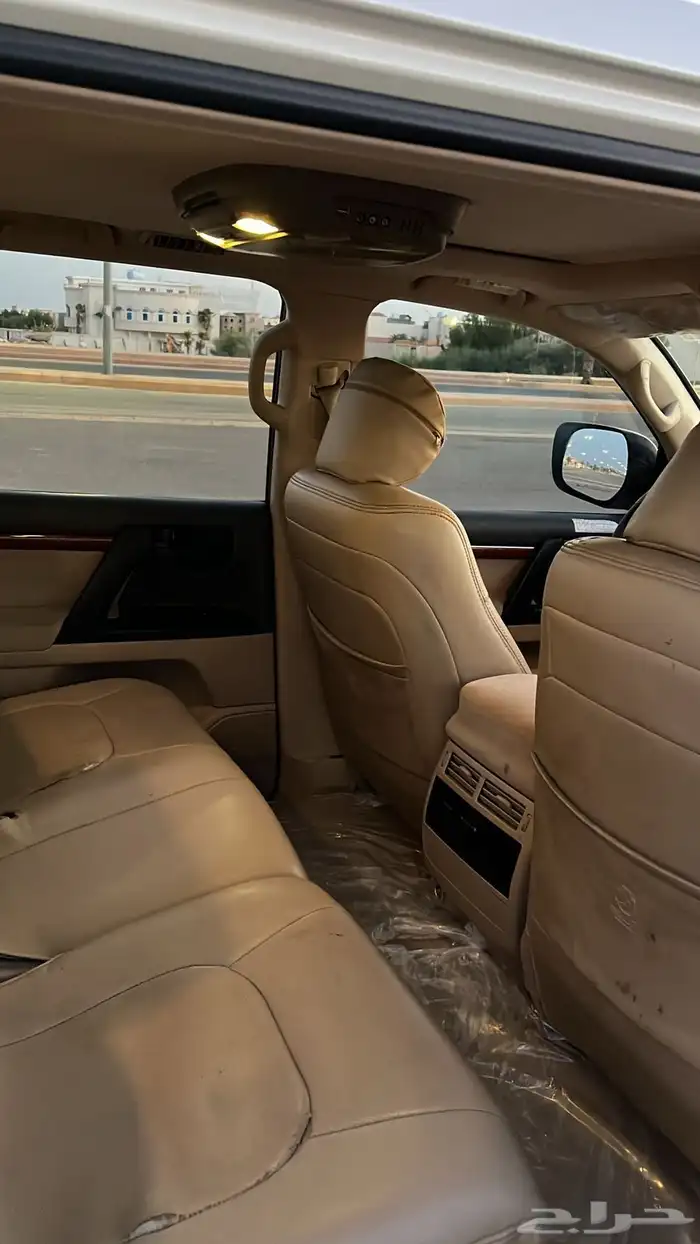 لاندكروزر GXR 2014 وكالة مالك أول فل كامل 10
