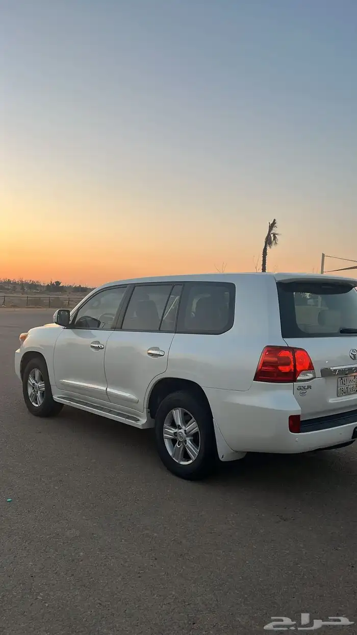 لاندكروزر GXR 2014 وكالة مالك أول فل كامل 12