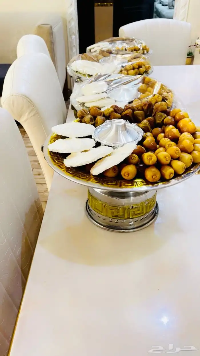 صواني تمر ومضير وسمن ودخن 4